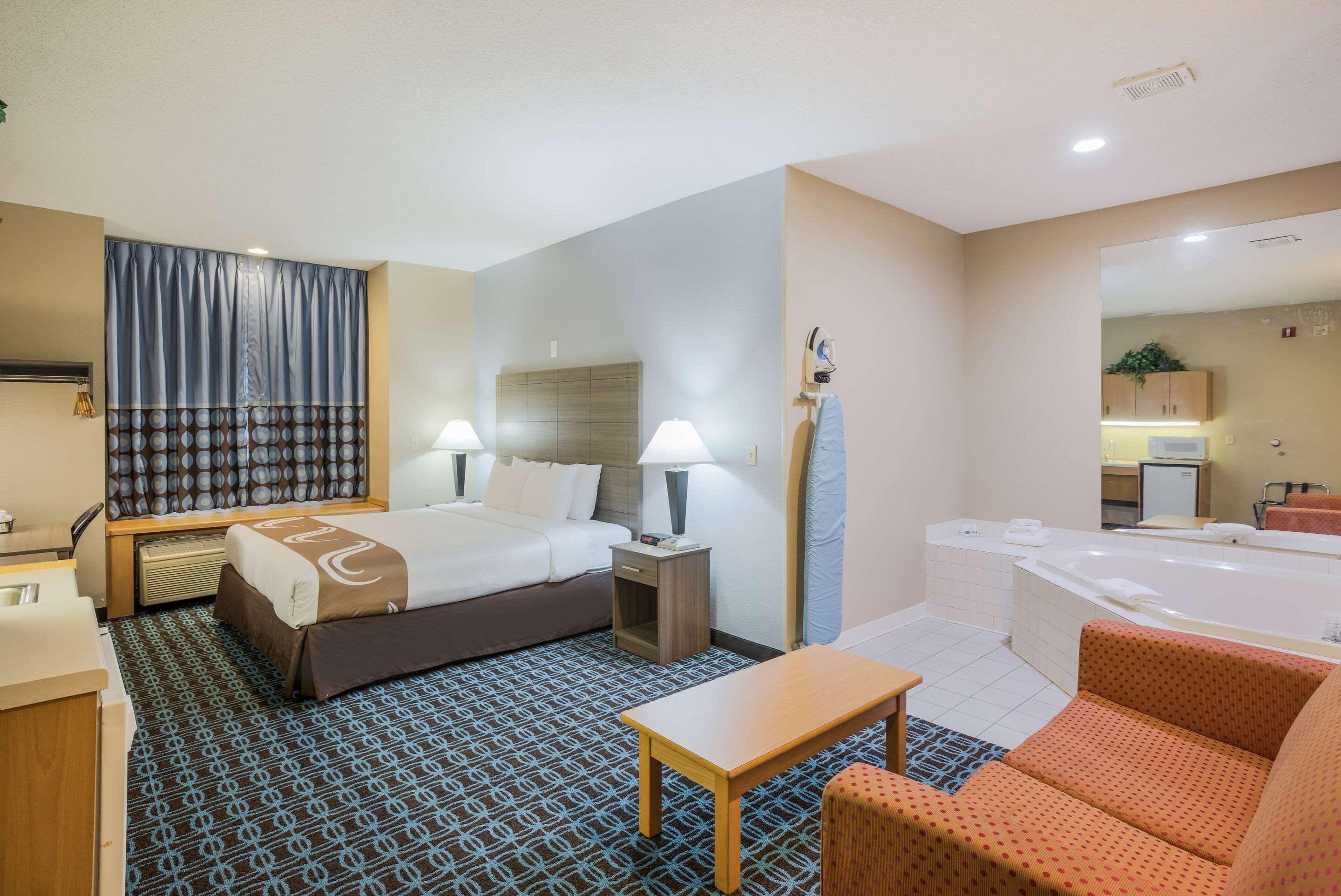 Sonesta Essential Hotel בלו ספרינגס מראה חיצוני תמונה