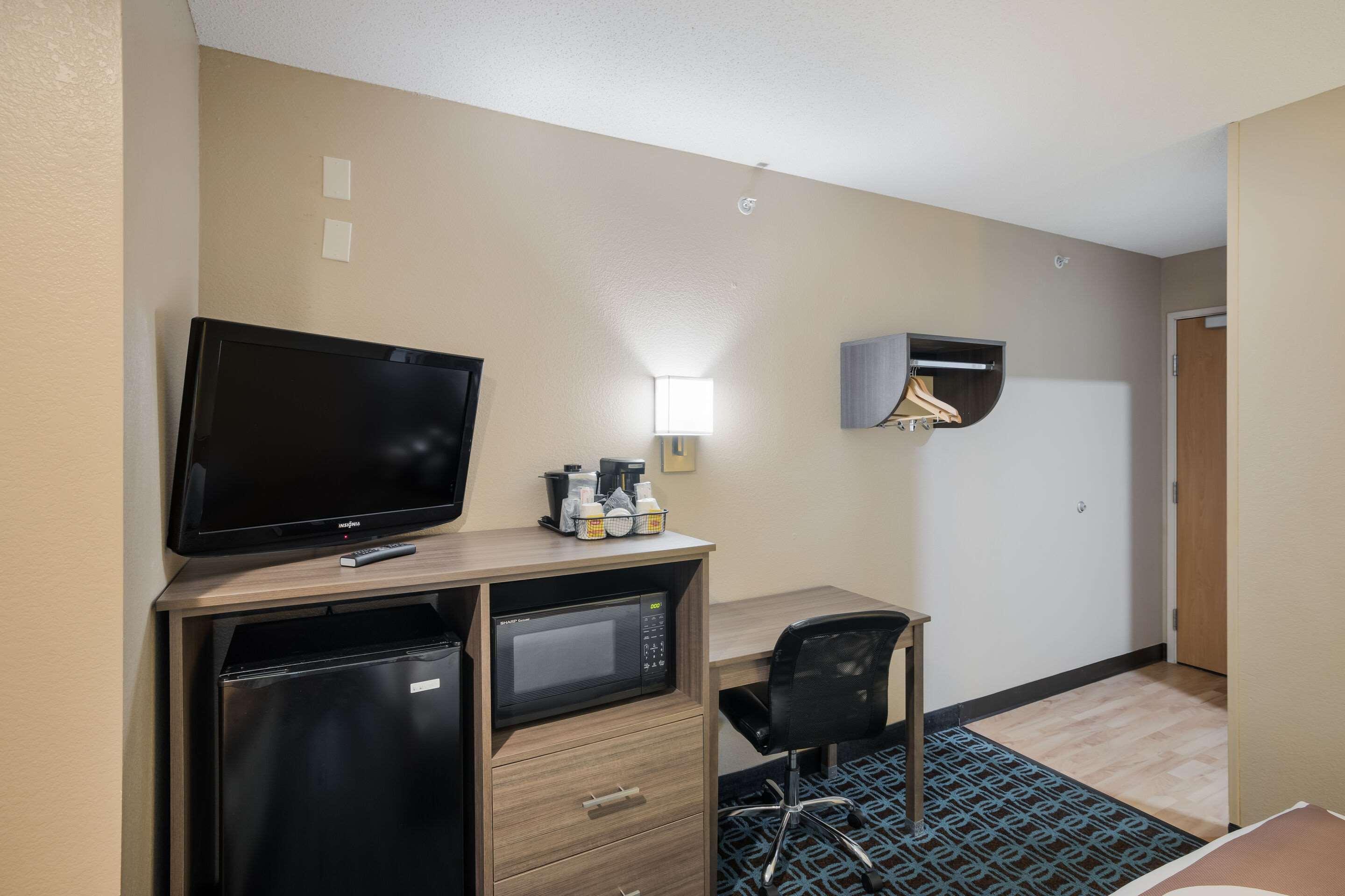 Sonesta Essential Hotel בלו ספרינגס מראה חיצוני תמונה